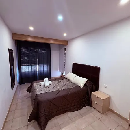 Piso Centro Wifi 3 דירה *